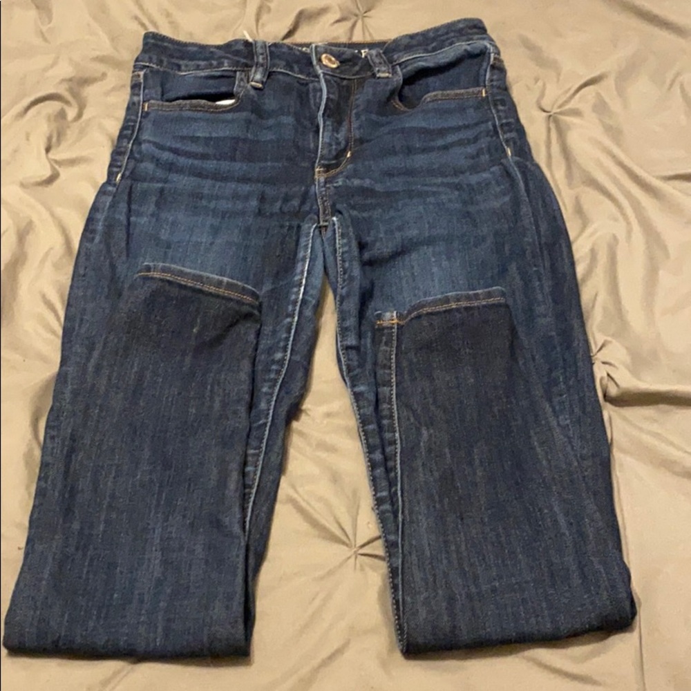 AMERICAN EAGLE JEANS